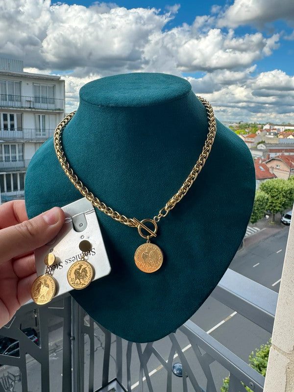 Magnifique collier et ses boucles en acier inoxydable