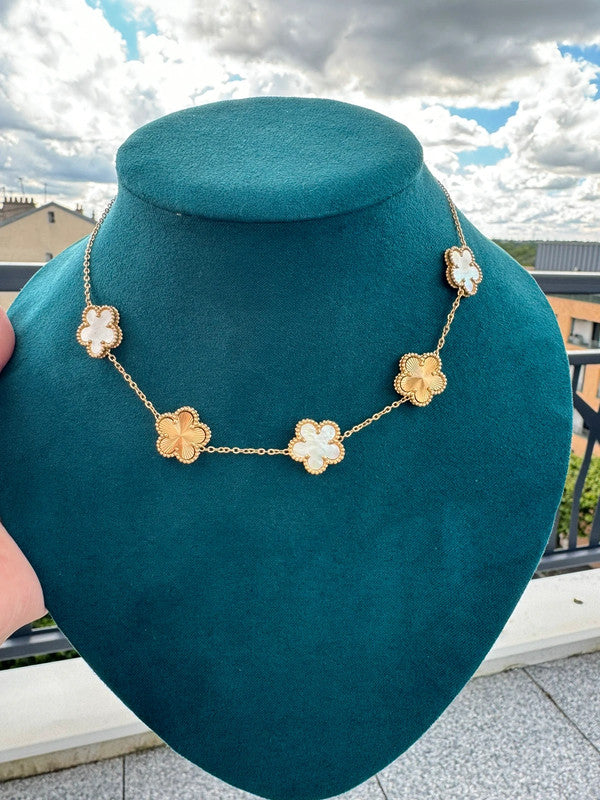 Magnifique Collier avec boucles