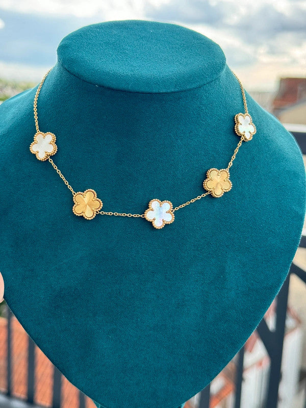 Magnifique Collier avec boucles