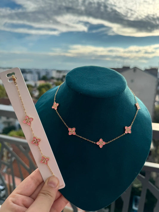 Magnifique ensemble collier et sa gourmette en motif rose